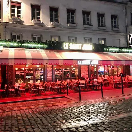 Flat In Montmartre La Planquette Parking Apartment Paris